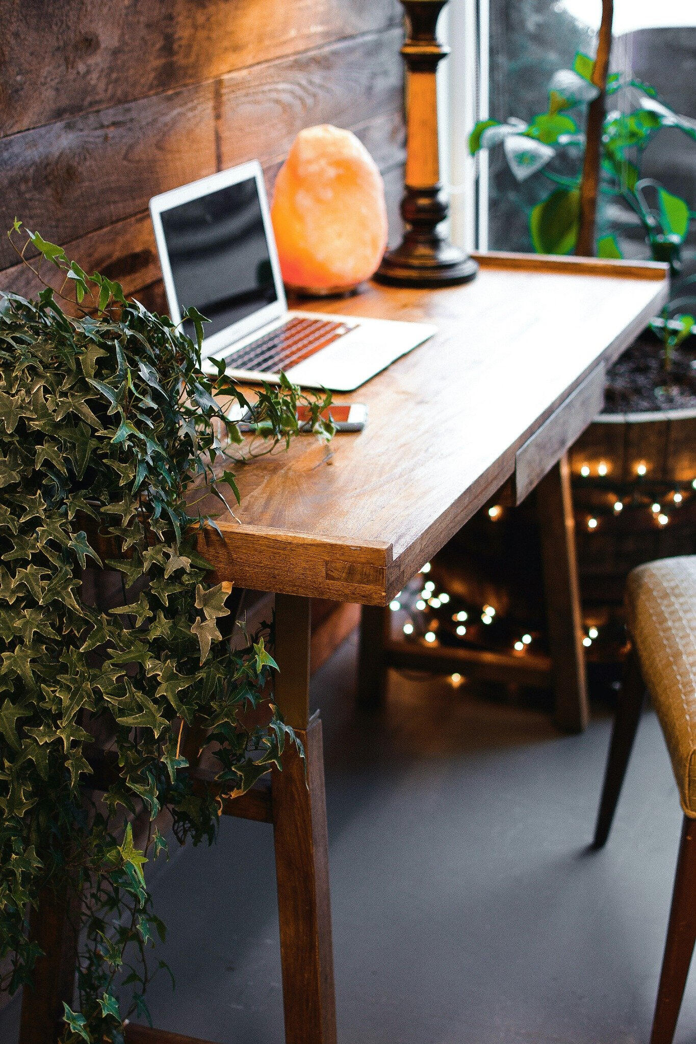 Portrait or work environment illustrating a remote property manager, Airbnb concierge, professional host France Brazil, short-term furnished rental